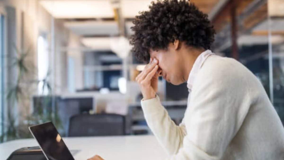 Feeling Worn Out At Work? Know About New Workplace Trend Quiet Cracking | Lifestyle News