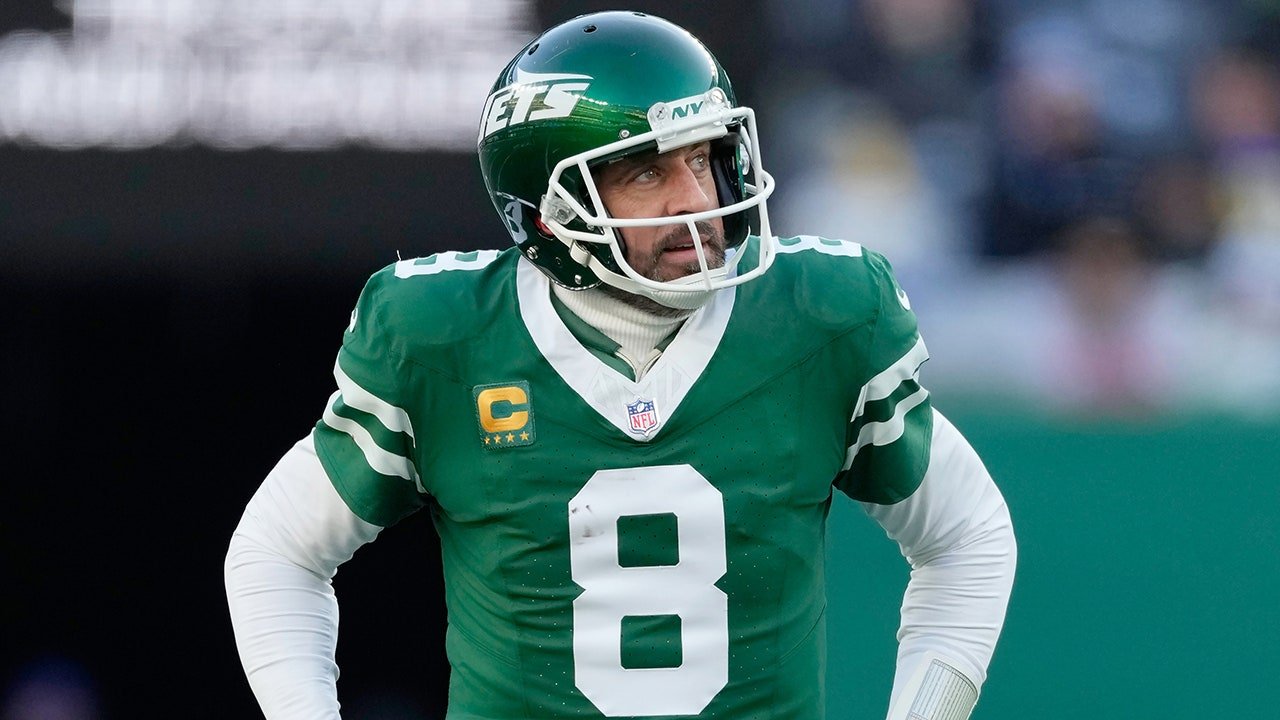 Skip Bayless launches into tirade after Steelers land Aaron Rodgers