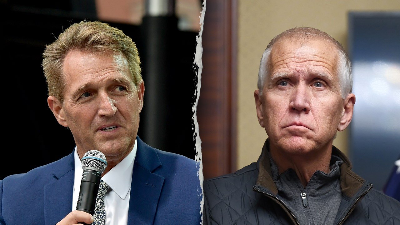 Flake on Tillis' retirement: Senate honor 'not at any cost' for GOP senator