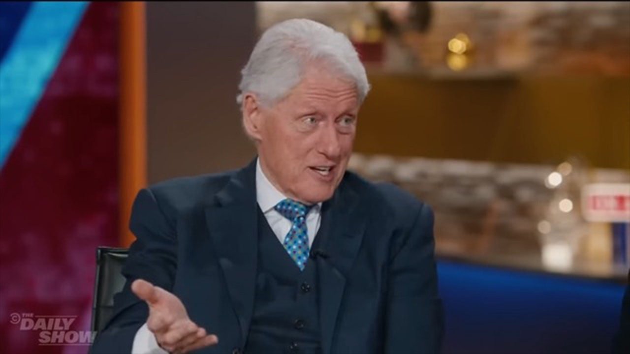 Clinton urges Trump to end civilian killings in Middle East conflict