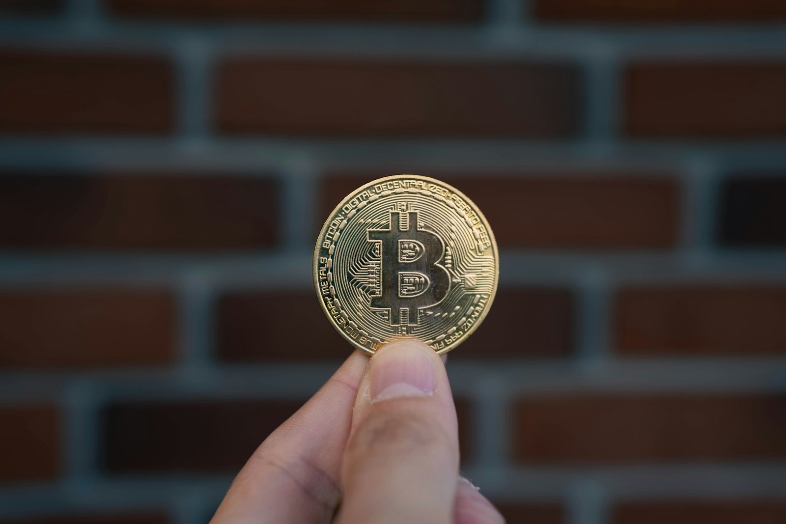Bitcoin Yearly Trend Suggests Cycle Top Near $205,000 By Year-End, Analyst Says