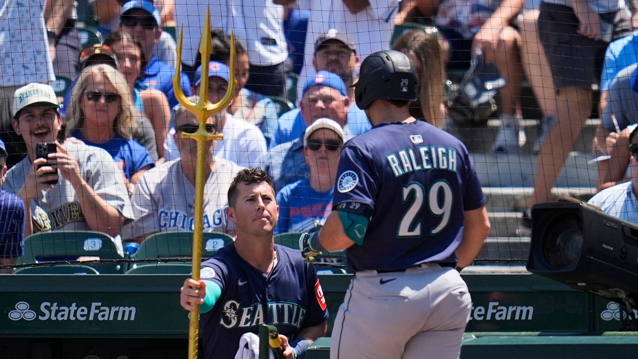 Mariners' Cal Raleigh breaks Johnny Bench's pre-All-Star break HR record