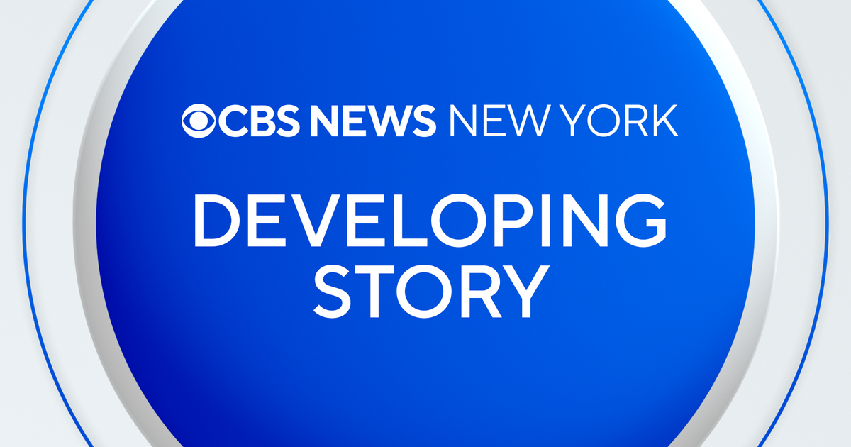 At least 10 hurt when yacht strikes dock in Hudson River, FDNY says