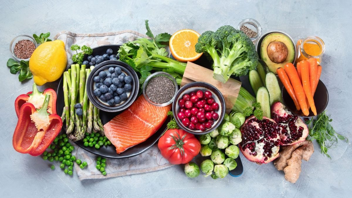 The MIND Diet Explained: A Look At How This Eating Plan Supports Cognitive Health