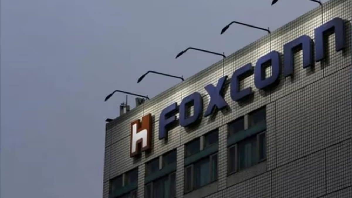 Foxconn To Manufacture iPhone Enclosures In India? Company's New Facility To Come Up In Tamil Nadu | Business News
