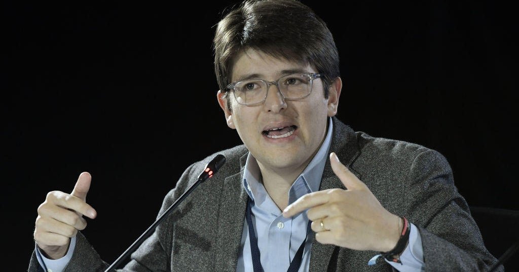 Colombian senator and presidential hopeful shot in assassination attempt