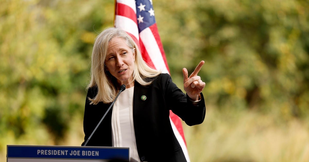 In 2025 Virginia governor's race, Democrat Abigail Spanberger makes appeal based on her bio