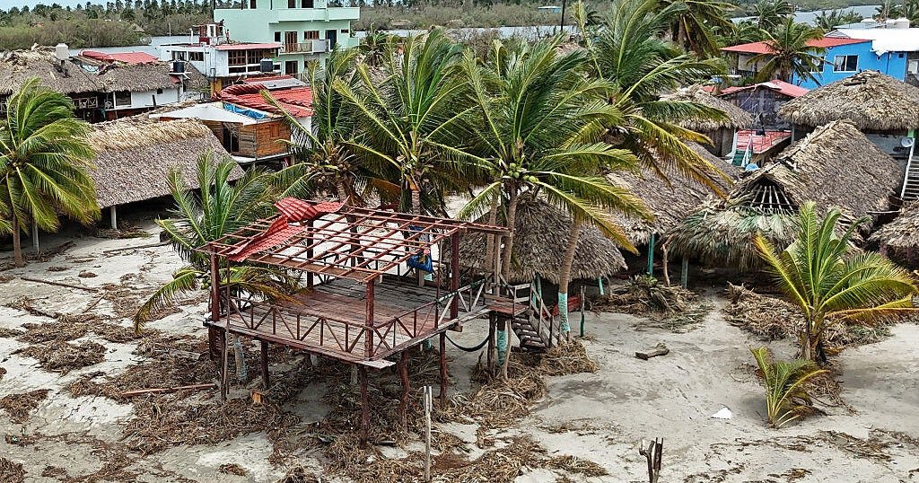 Mexico assessing damage from Hurricane Erick after storm killed 2