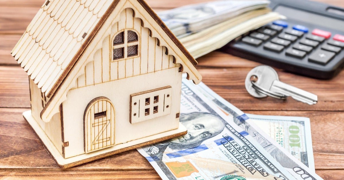 $200,000 home equity loan vs. $200,000 HELOC: Which is less expensive now?