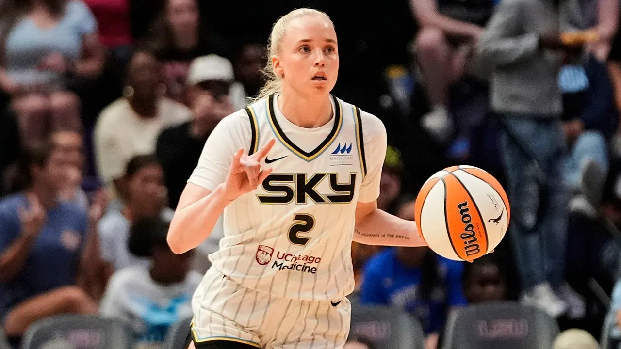 Ex-WNBA star critical of rookie Hailey Van Lith