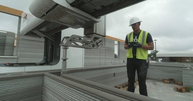 3D printing a 100-home community in Texas, and someday on the moon | 60 Minutes