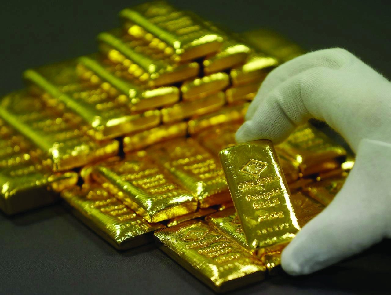 Gold prices in Pakistan continue upward trend amid global surge