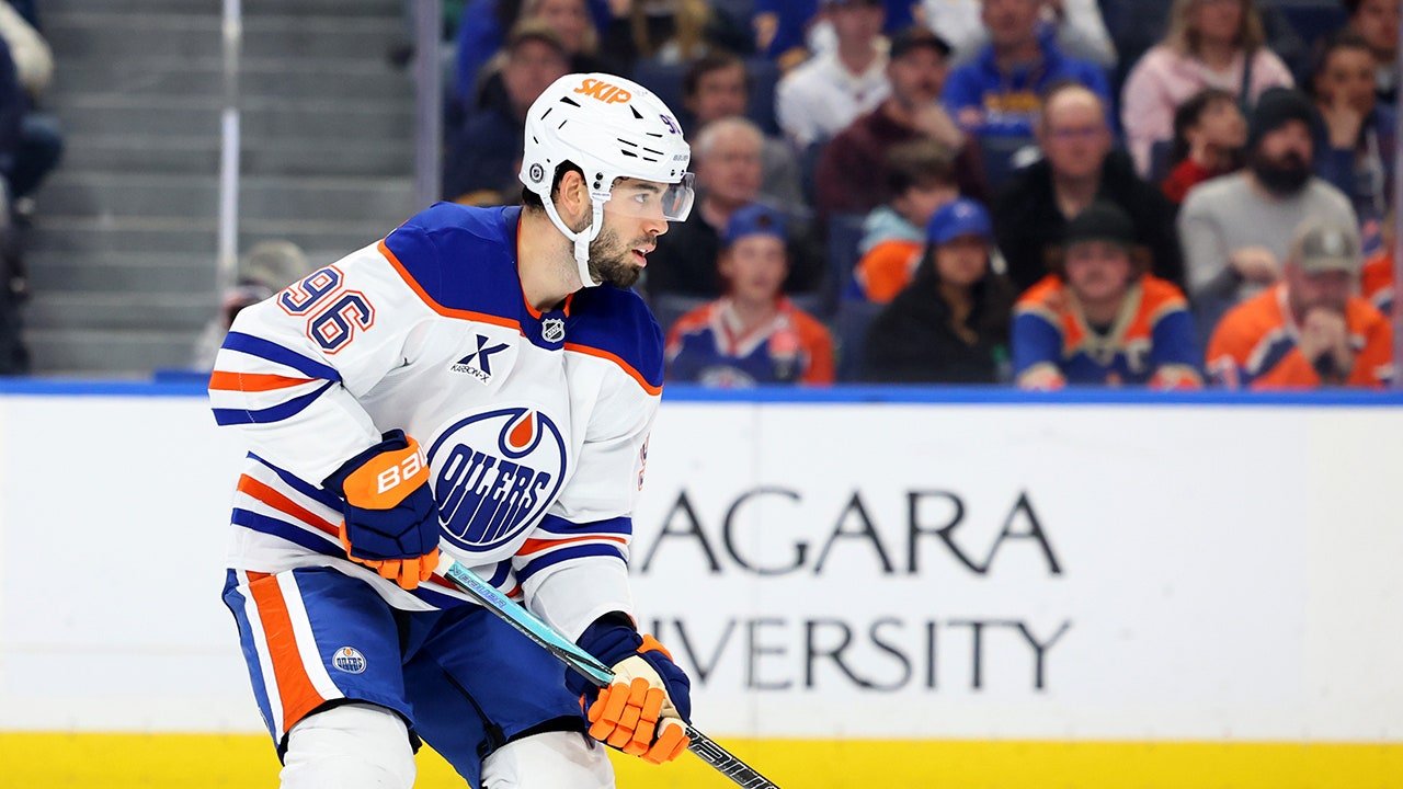 Oilers' Jake Walman fined $10K for punching Tkachuk in Stanley Cup brawl