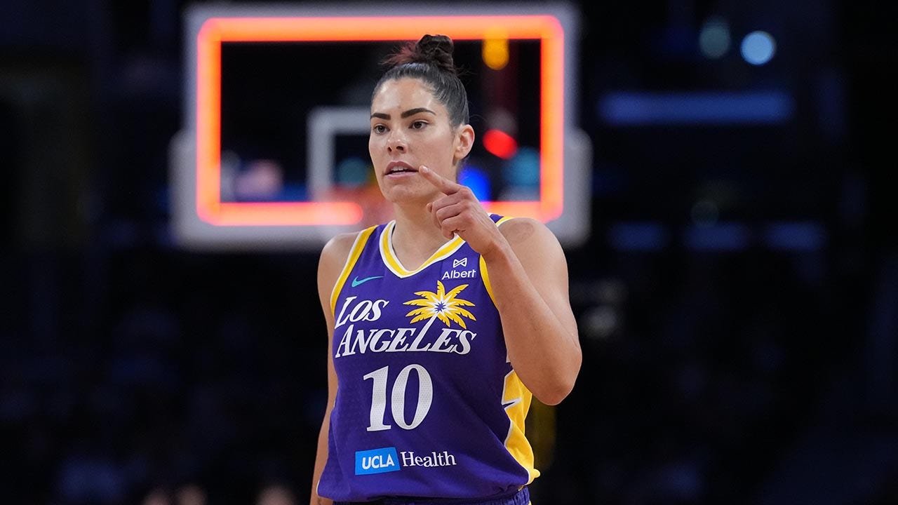 LA Sparks' Kelsey Plum says WNBA officiating is 'absurd'