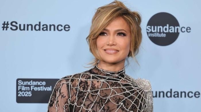 Jennifer Lopez's emotional red carpet interview goes viral