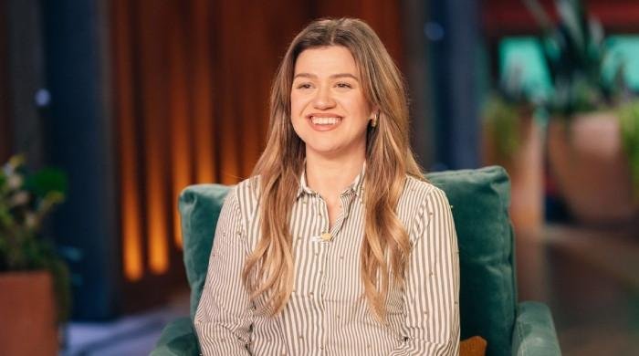 Kelly Clarkson recalls fastest time she ever wrote a song
