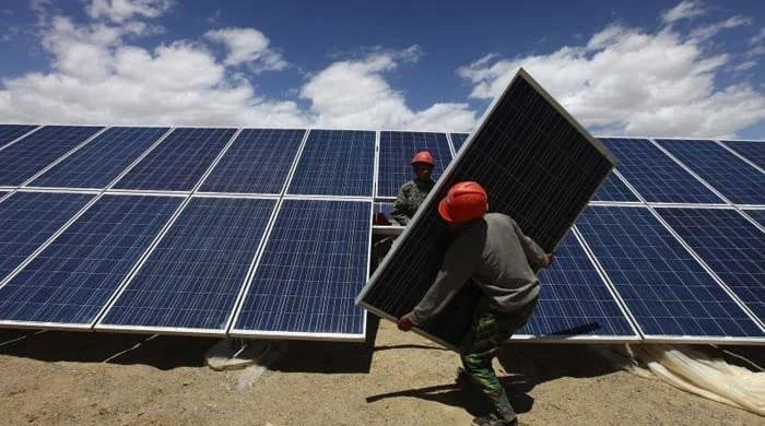 Federal govt agrees to cut tax on solar panels