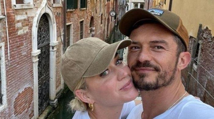 Katy Perry, Orlando Bloom trying to fix cracks in relationship?