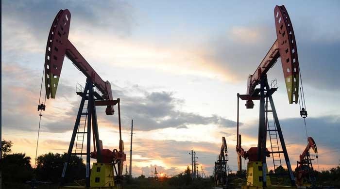 Oil falls 6% as Iran focuses retaliation on US military base