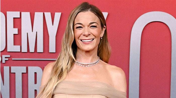 LeAnn Rimes explains embarrassing mid-concert moment
