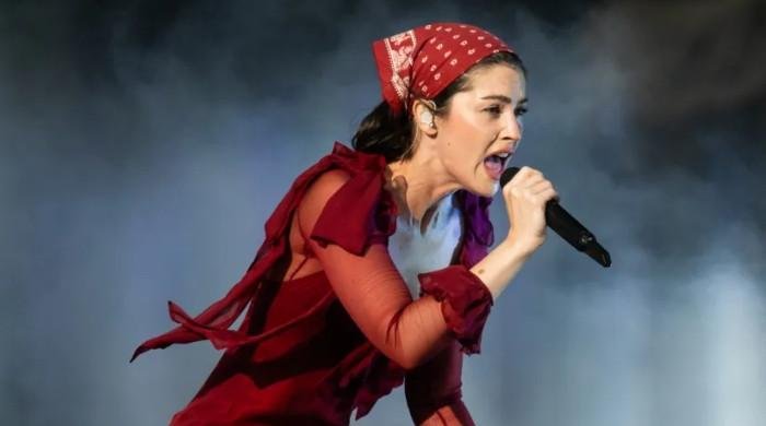 Gracie Abrams surprises crowd with unreleased song at Glastonbury