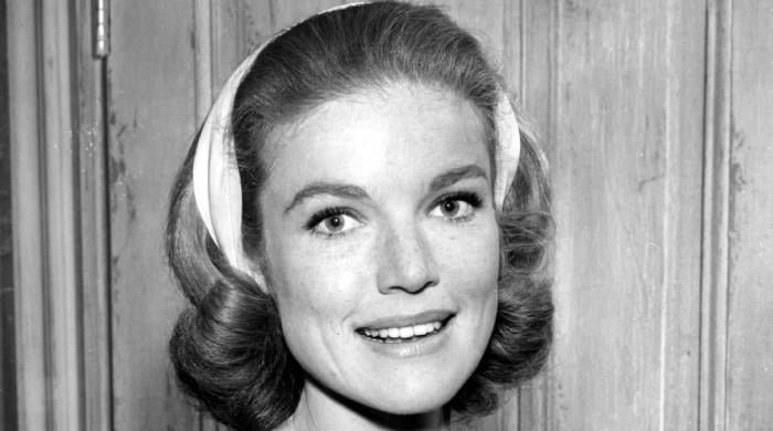 'Auntie Mame' star Pippa Scott dies at age 90