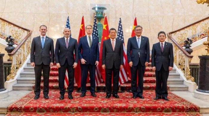 Hopes rise on second day of US-China trade talks