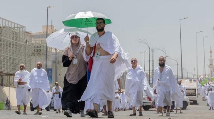 '18 Pakistani pilgrims died during Hajj 2025'
