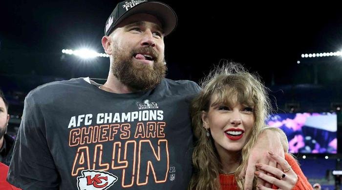 Taylor Swift, Travis Kelce step out for double date with old pals