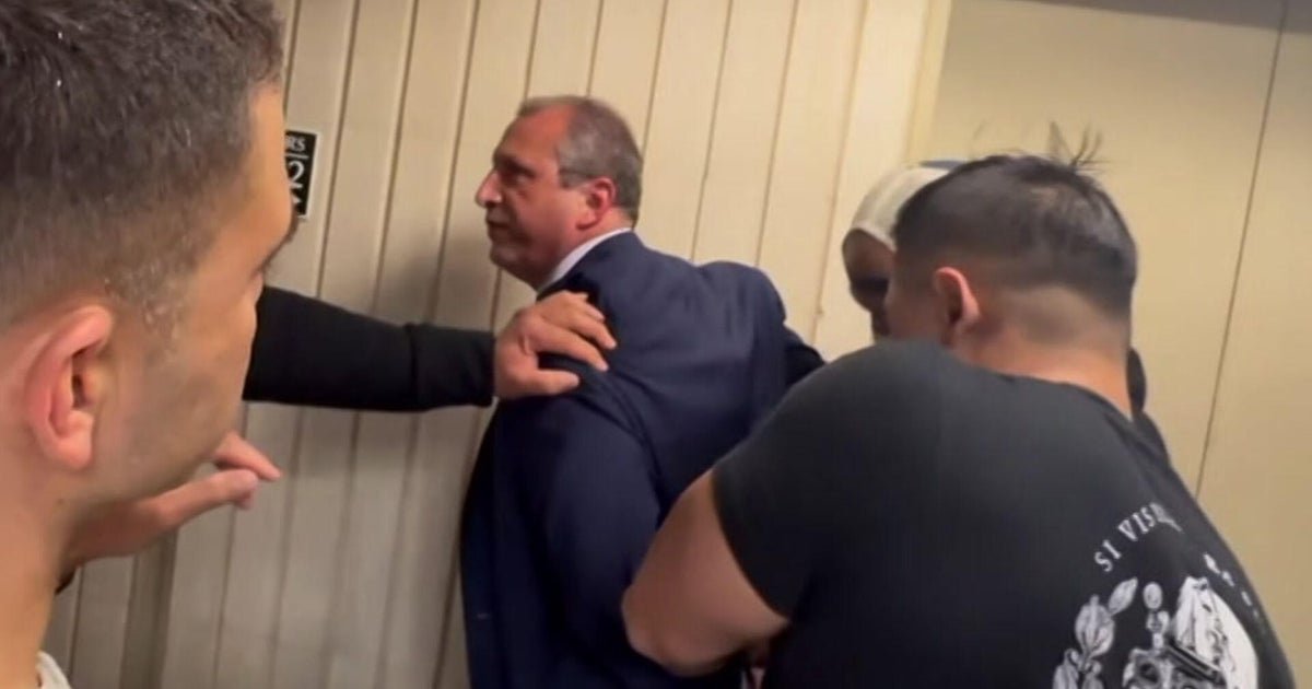 Brad Lander, NYC comptroller and mayoral candidate, arrested by ICE agents at immigration court