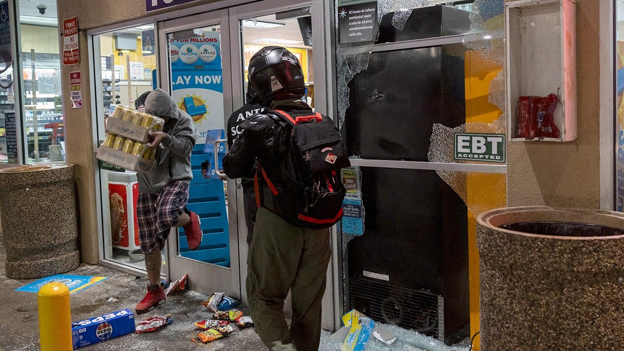 Looters face stricter penalties in California after Proposition 47 reversal