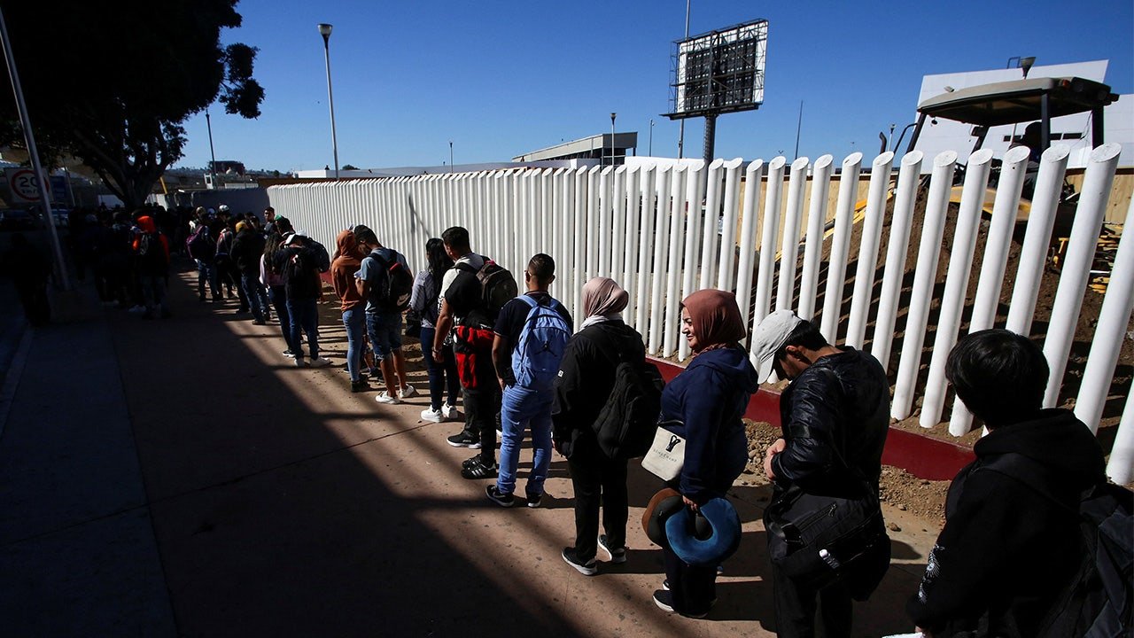 $2.5B spent on migrants in Illinois as costs spiral out of control: report