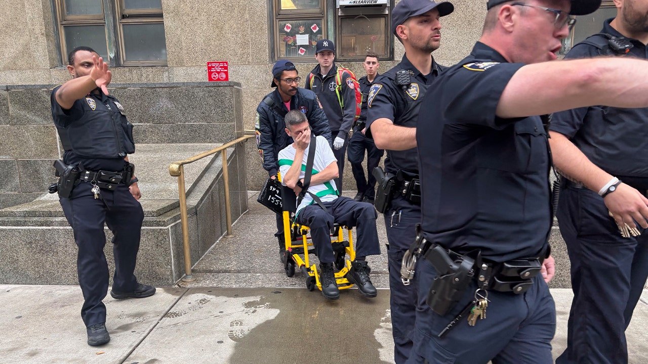 Court officers stabbed in targeted attack at Lower Manhattan criminal court