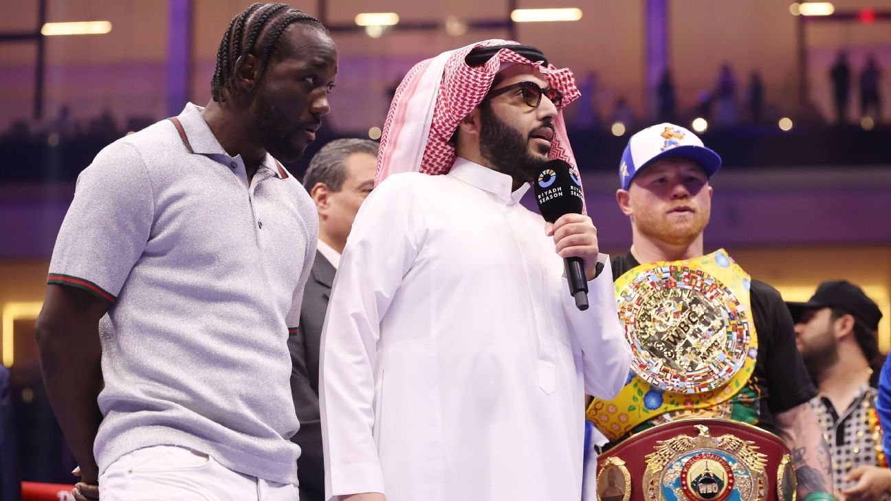 Alalshikh offering bonus if Canelo or Crawford wins by knockout