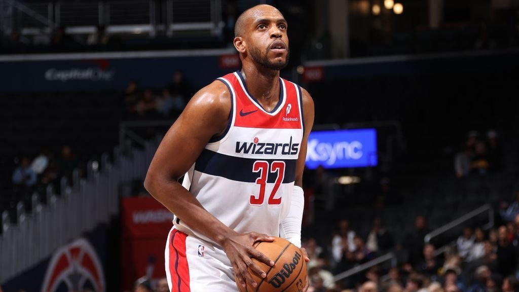 Sources - Wizards' Khris Middleton picks up $33.3M option