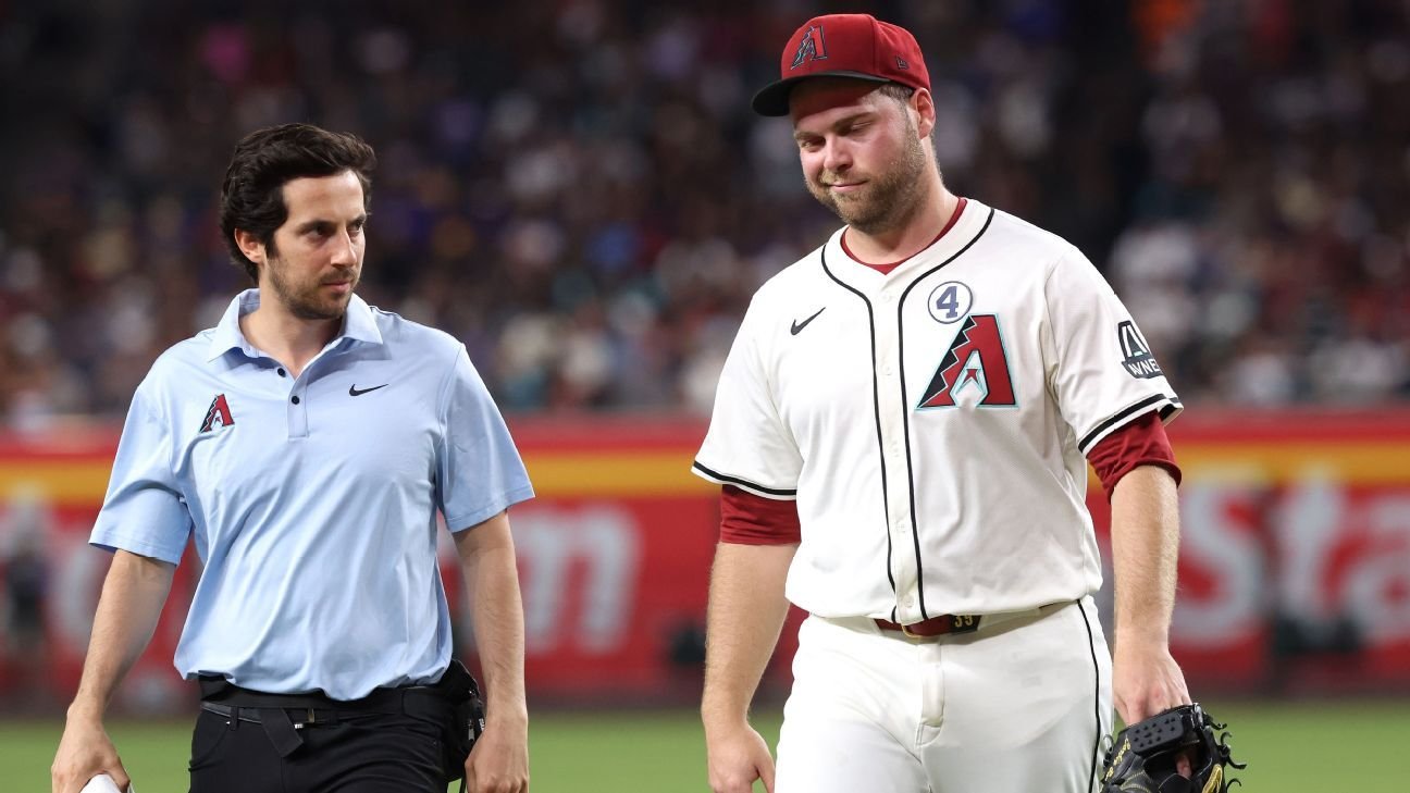 Diamondbacks' Burnes pulled in fifth with apparent injury