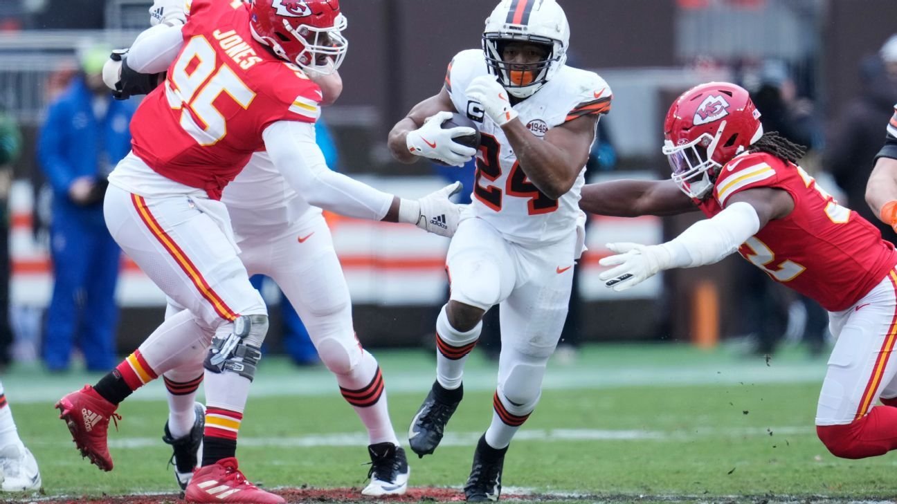 Sources - RB Nick Chubb expected to sign 1-year deal with Texans