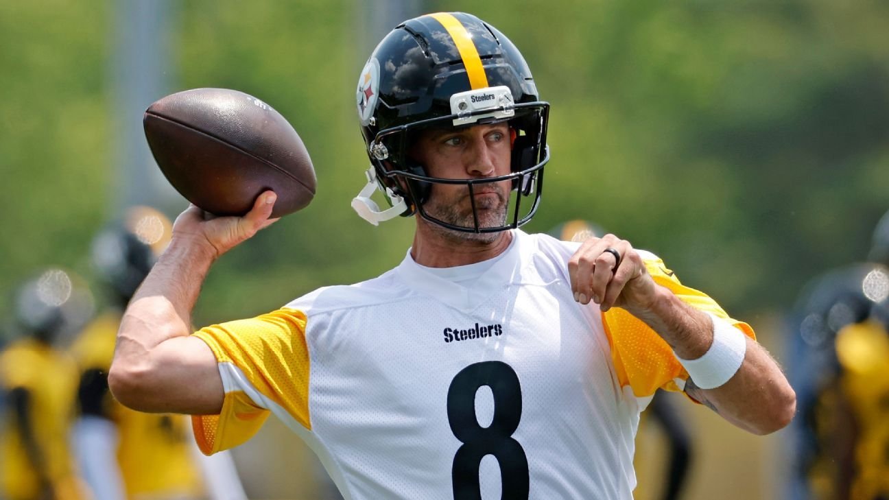 Aaron Rodgers joins Steelers, says it was them or not play