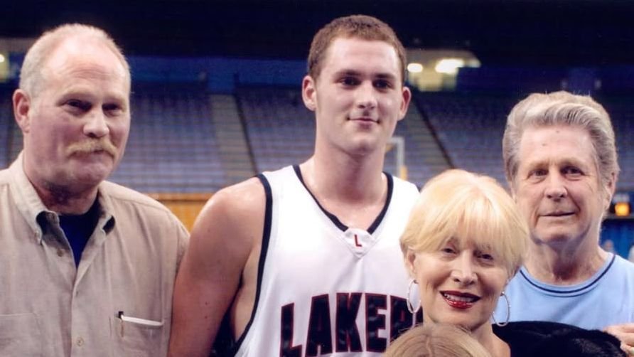 Kevin Love pays homage to Beach Boys co-founder Brian Wilson