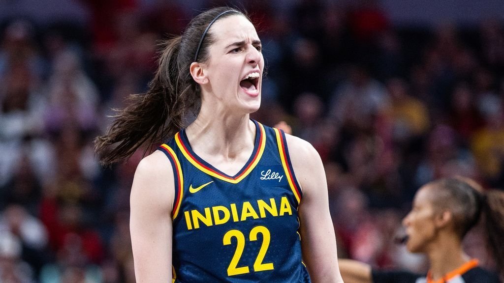 Caitlin Clark's 32 points helps Fever hand Liberty first loss