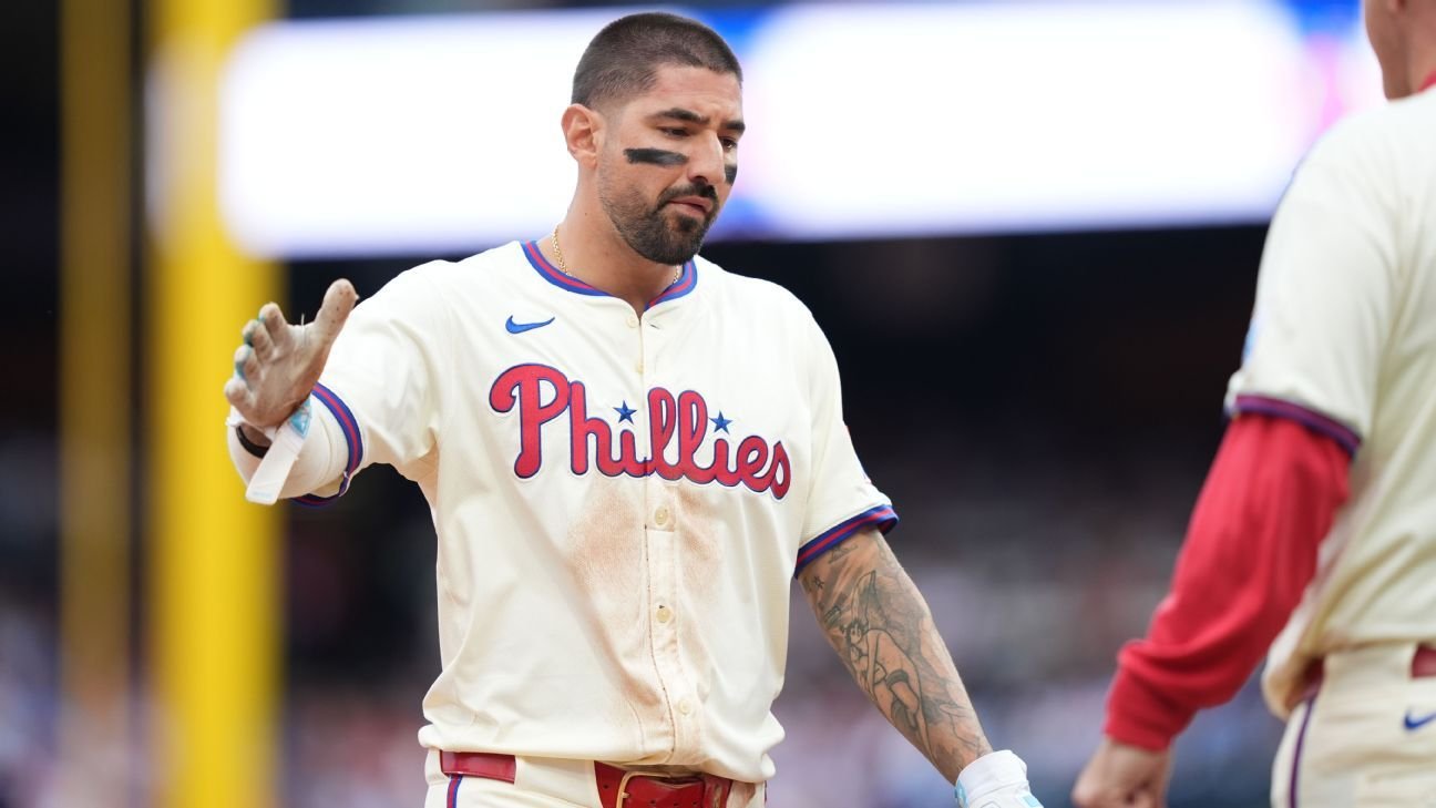 Phillies' Nick Castellanos benched for 'inappropriate comment'