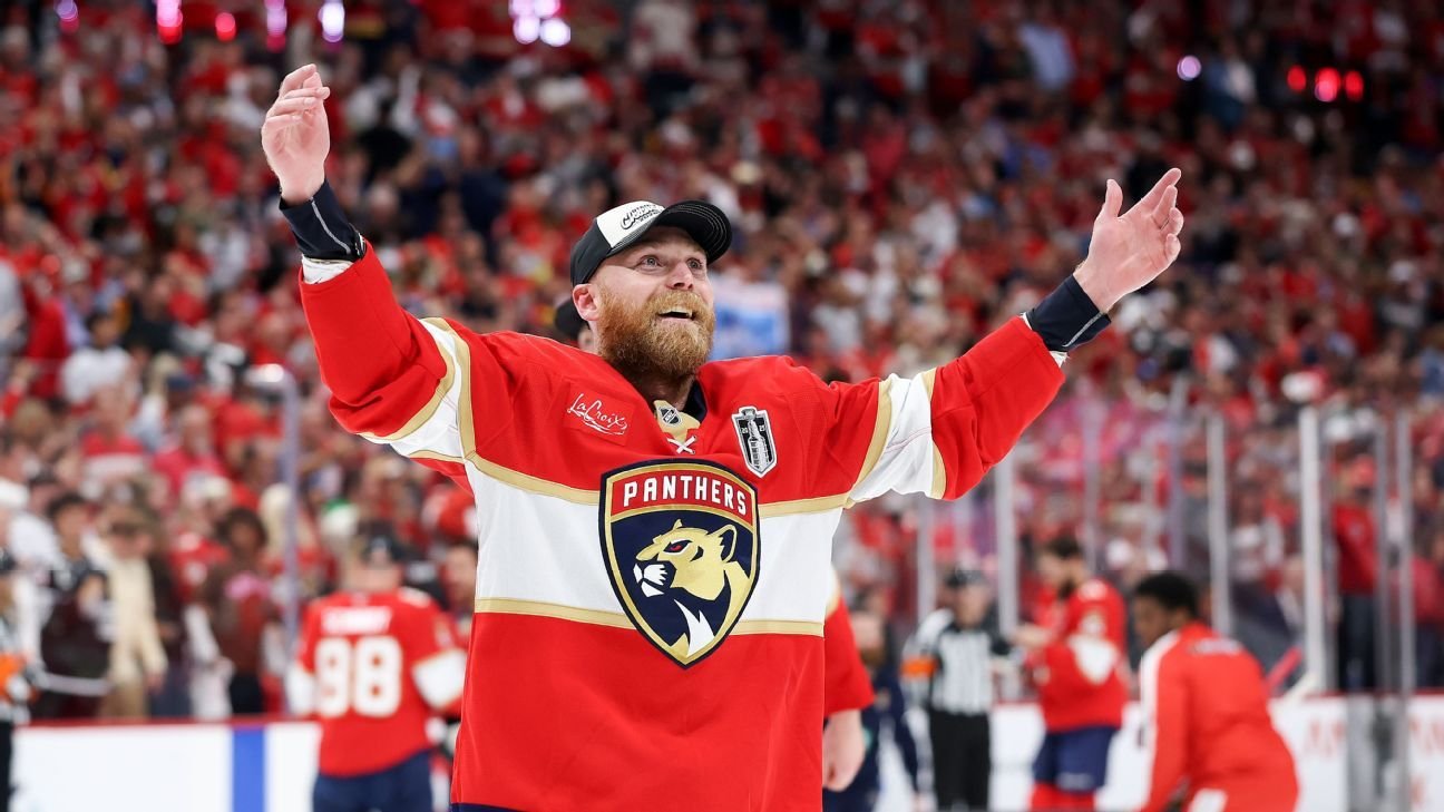 Panthers' Bennett wins Conn Smythe after NHL-high 15 goals