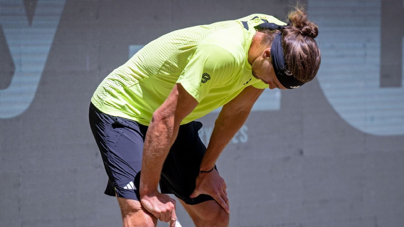 Alexander Zverev vomits, rallies for Halle victory