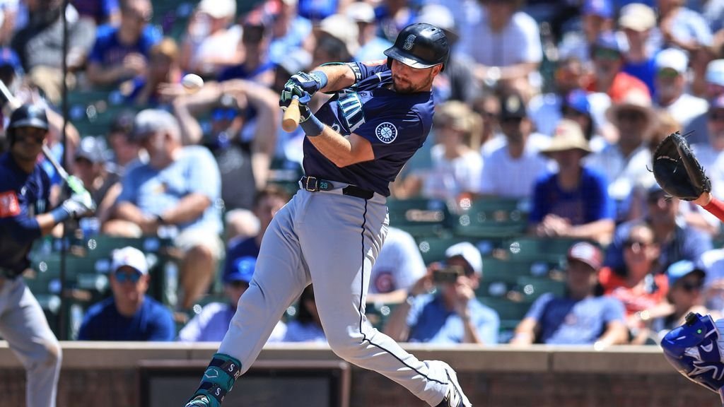 Mariners star Cal Raleigh connects for MLB-leading 31st HR