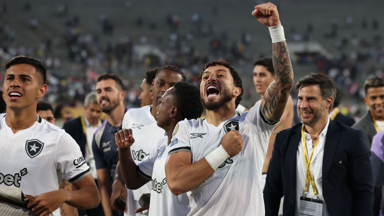 Alex Telles says Botafogo weren't in U.S. just to see Mickey