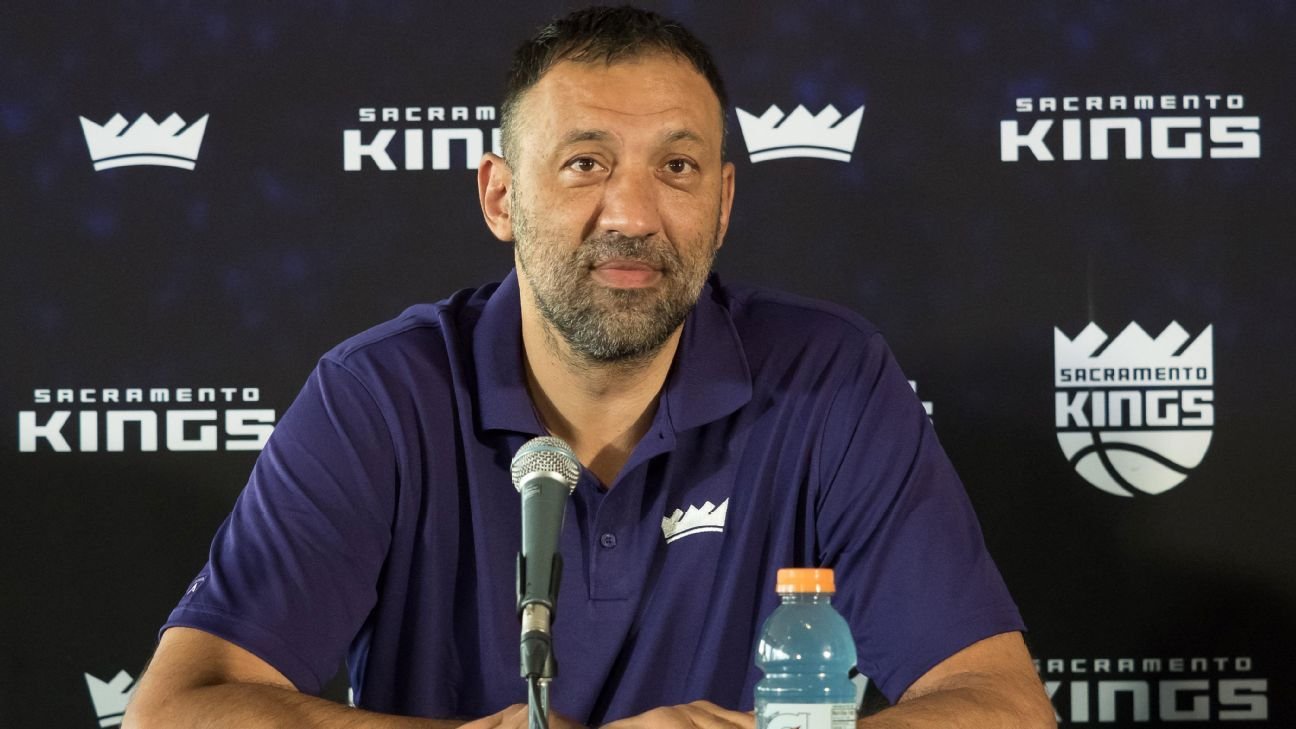 Ex-NBA great Vlade Divac breaks hip in motorcycle accident