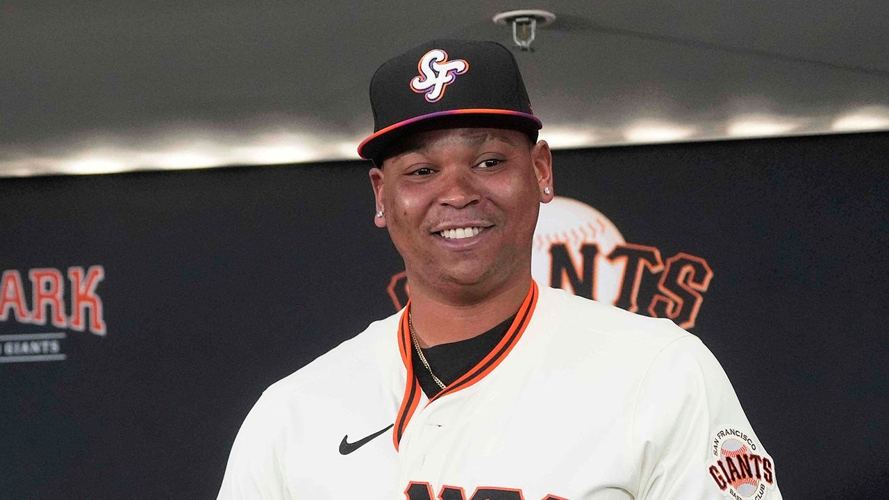 Rafael Devers joins Giants, willing to play anywhere after Red Sox trade