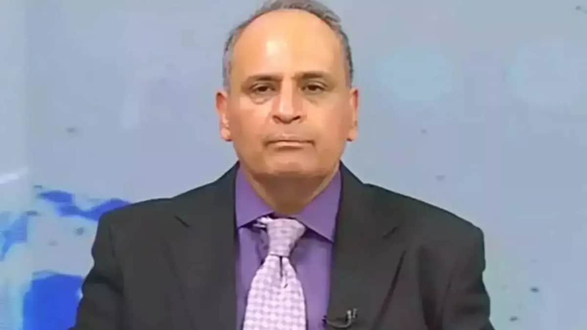 Sanjiv Bhasin Banned: Who Is The Market Guru Accused Of Misleading Investors? | Business News