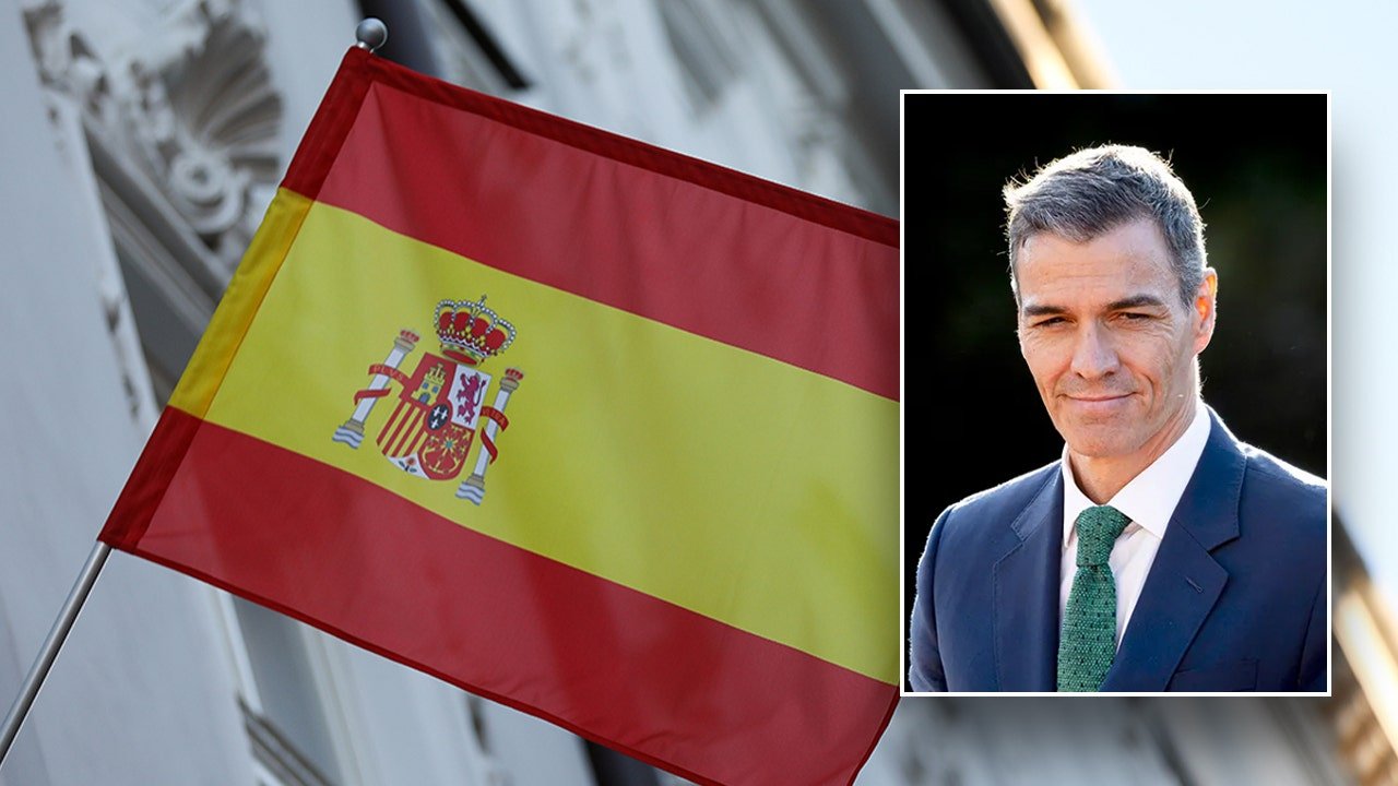 Spanish PM Sanchez to run for re-election in 2027 despite corruption probes