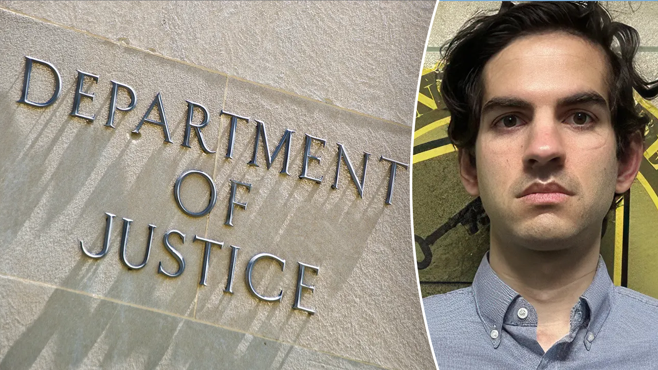 CIA analyst gets 37 months for sharing classified documents